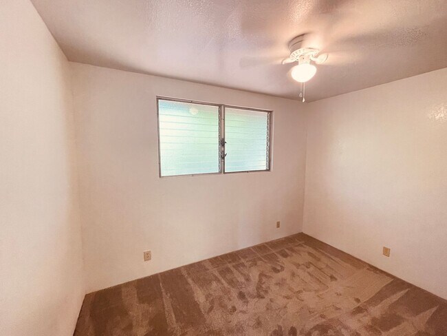 Foto del edificio - Beautifully Renovated Duplex in Prime Aiea...