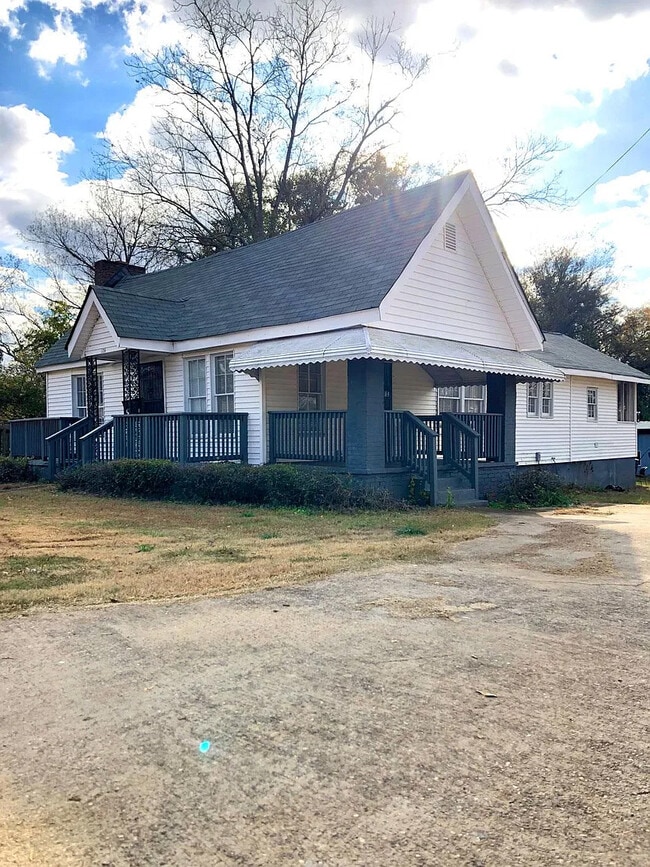 Building Photo - 126 S Rocksprings St