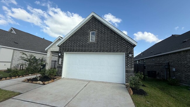 Building Photo - 27451 Sunterra Village Dr