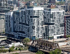 Building Photo - 27 Bathurst St