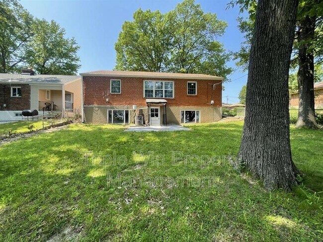 Building Photo - 7117 Forest Hill Dr