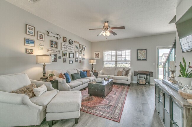 Building Photo - 3404 Tourmaline Dr