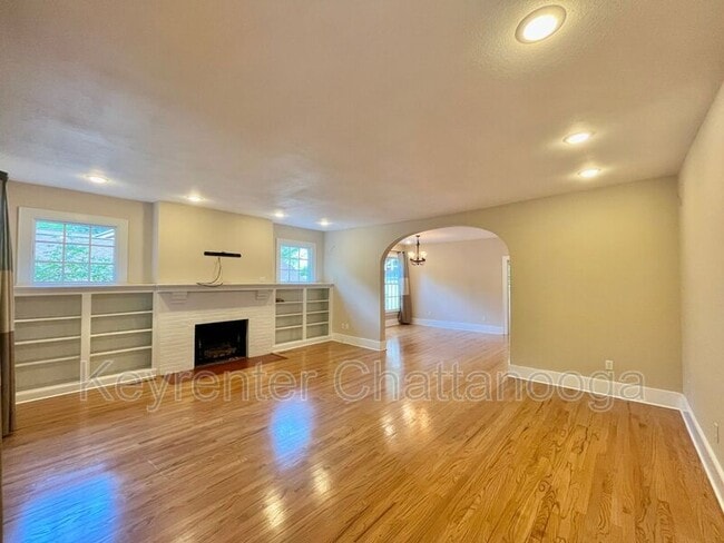 Building Photo - 1610 Hixson Pike