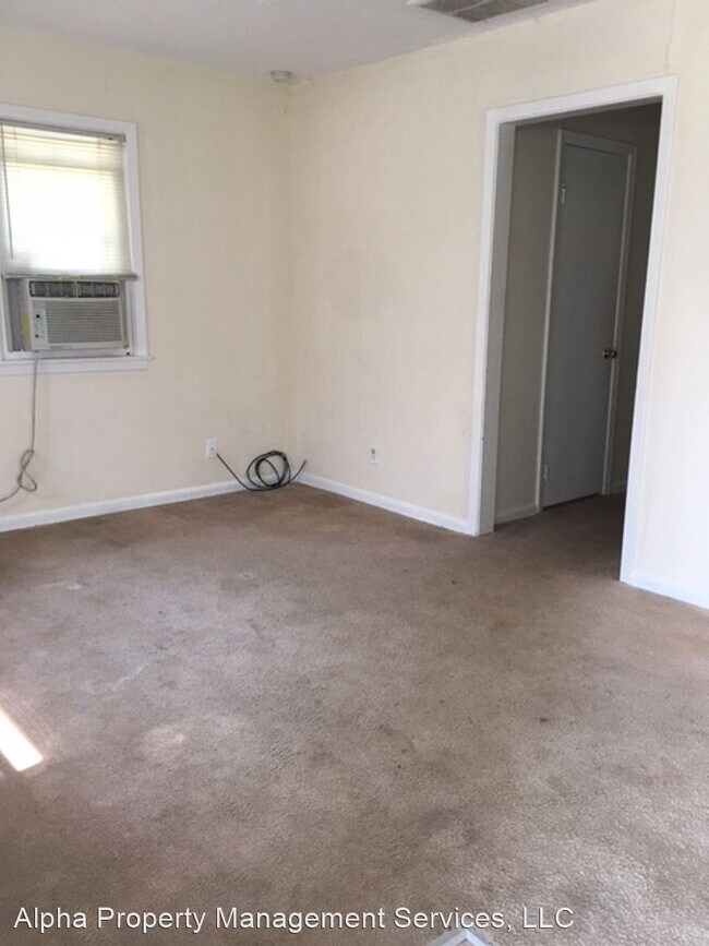 Foto del edificio - 1 br, 1 bath House - 303 McGoodwin