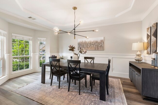 Building Photo - 6223 Pinewood Heights Dr