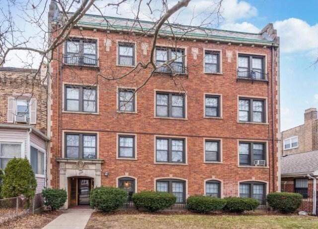 Foto principal - 6853 S Ridgeland Ave