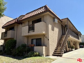 Building Photo - 5418 Hermitage Ave
