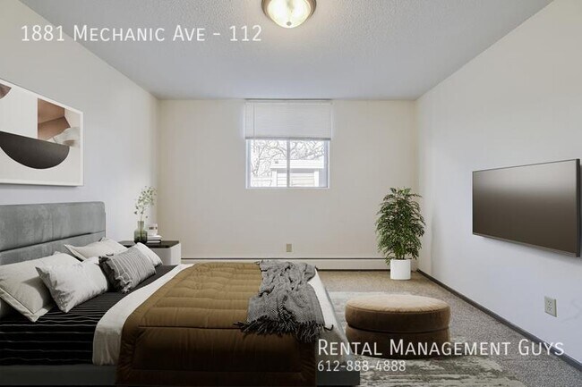 Building Photo - 1 Bedroom in Quiet Building