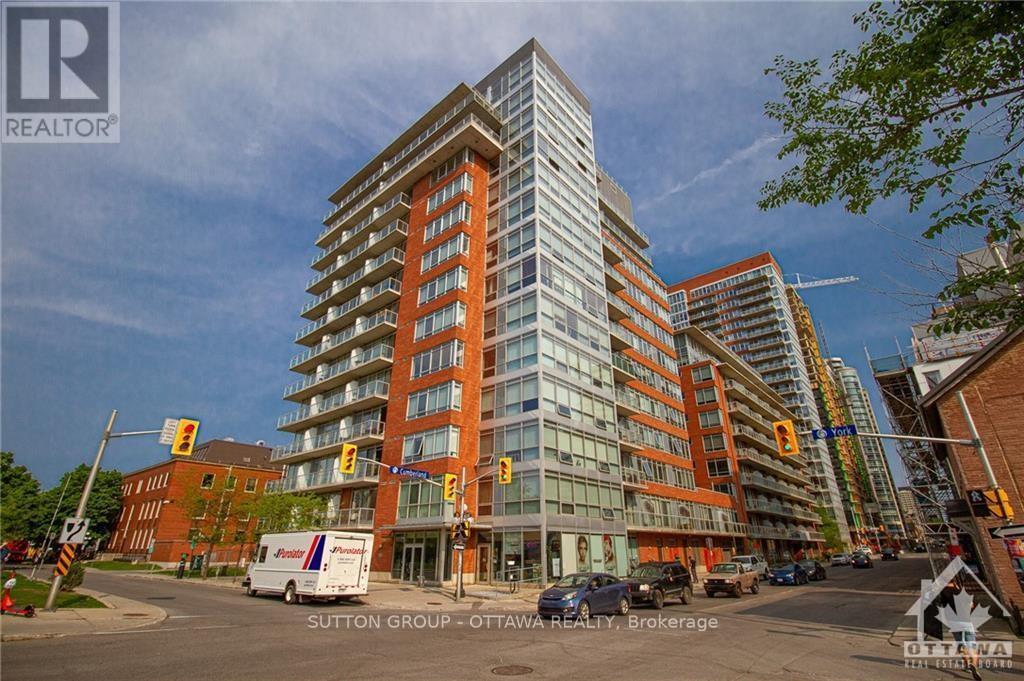 Photo principale - 180-180 York St