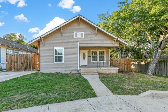 Foto del edificio - 816 NW 16th St