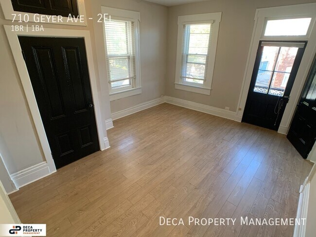 Building Photo - 1 Bedroom Apartment