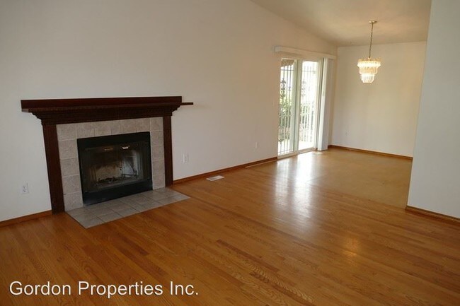 Building Photo - 3 br, 2 bath House - 4728 SE 96th Ave