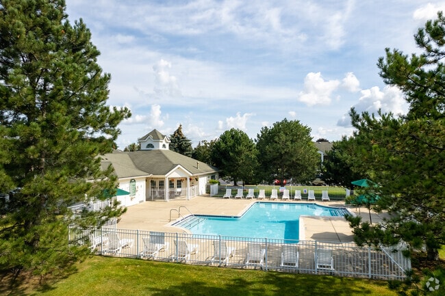 Swimming Pool with Sundeck - Meadowood Park of Wixom