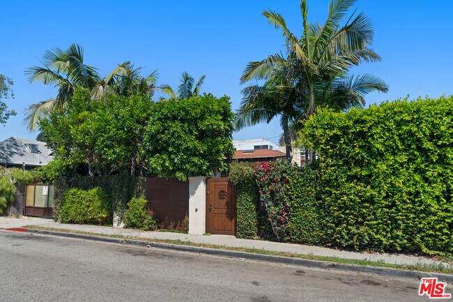Foto del edificio - 321 Brooks Ave