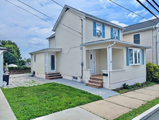 Building Photo - 121 S Feltus St