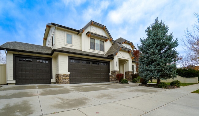 Building Photo - 2303 E Fratello St