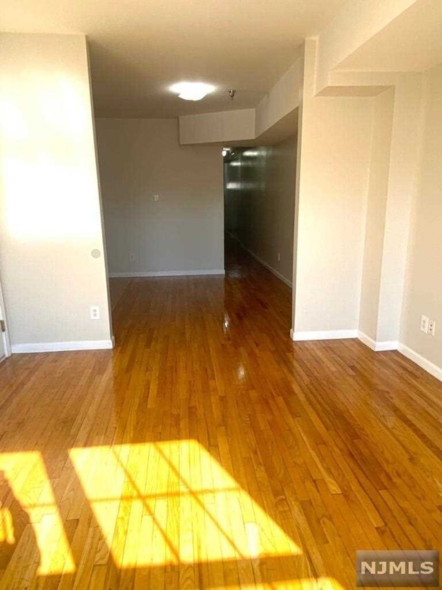 Foto del edificio - 339-345 Morris Ave