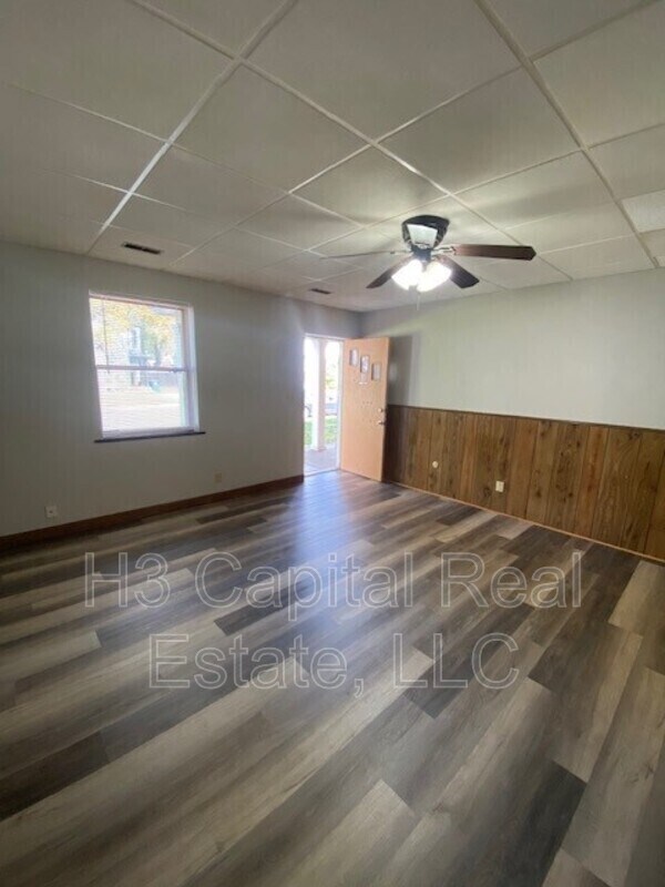 Building Photo - 538 Mary Ave