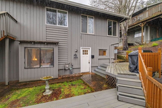 Building Photo - Studio style one bedroom in SW all Utiliti...