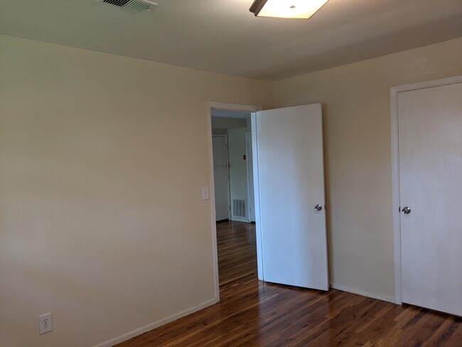 2do dormitorio - 336 College Dr