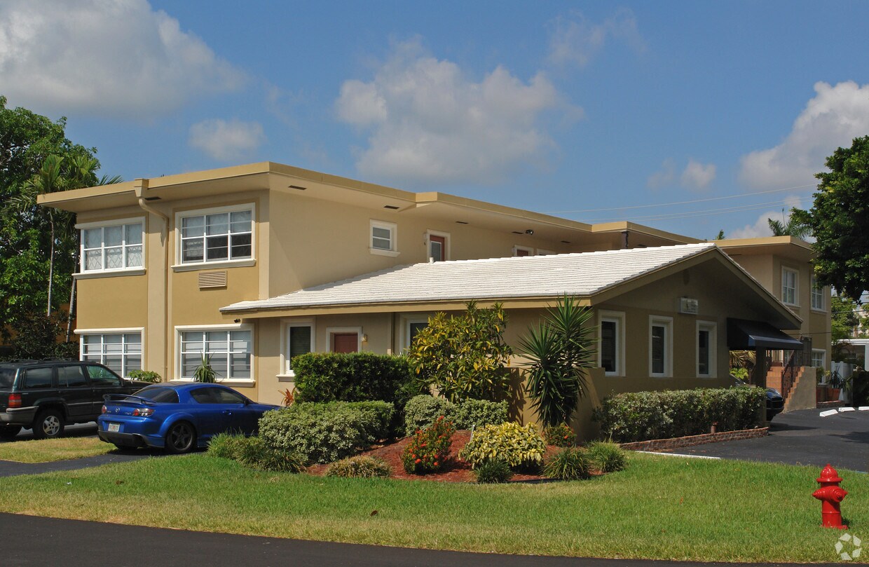 Primary Photo - 925 Intracoastal Dr