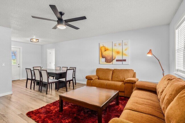 Foto del edificio - 906 SE 4th St