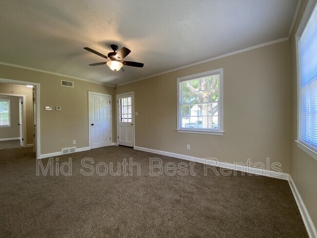 Building Photo - 3162 St Charles Dr