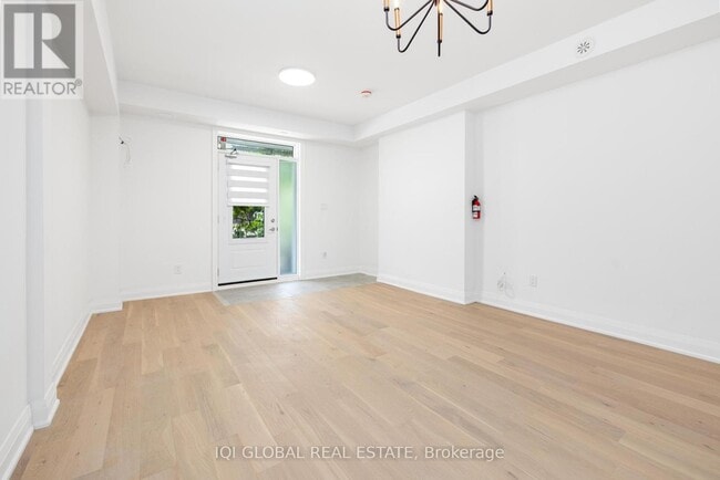 Building Photo - 475 Ossington Ave