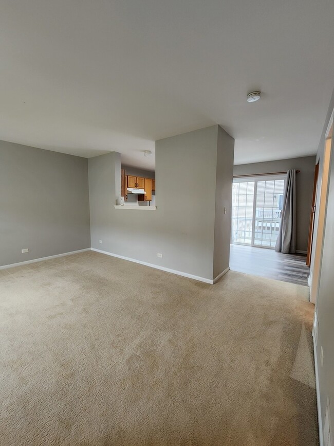 Building Photo - 121 W Big Horn Dr