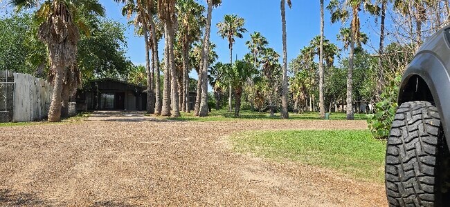 Foto del edificio - 1709 E Sioux Rd