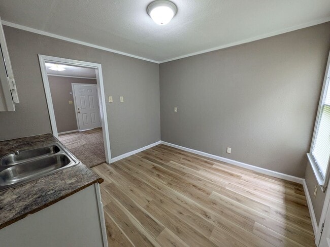 Foto del edificio - 4195 Brandon Ave