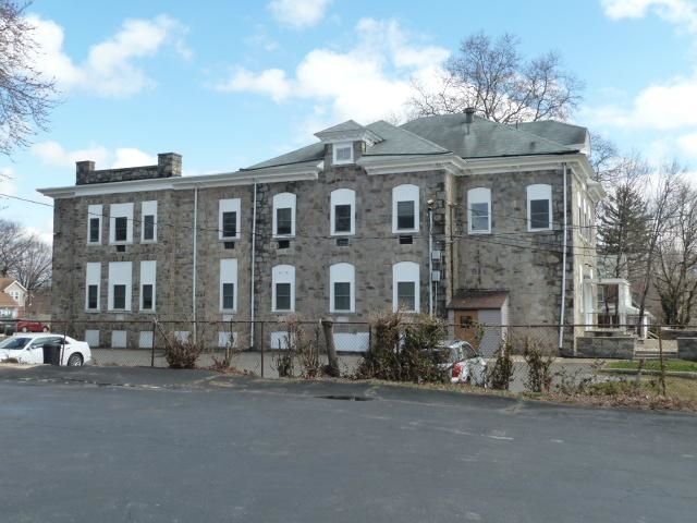 Building Photo - 29 E Logan Ave
