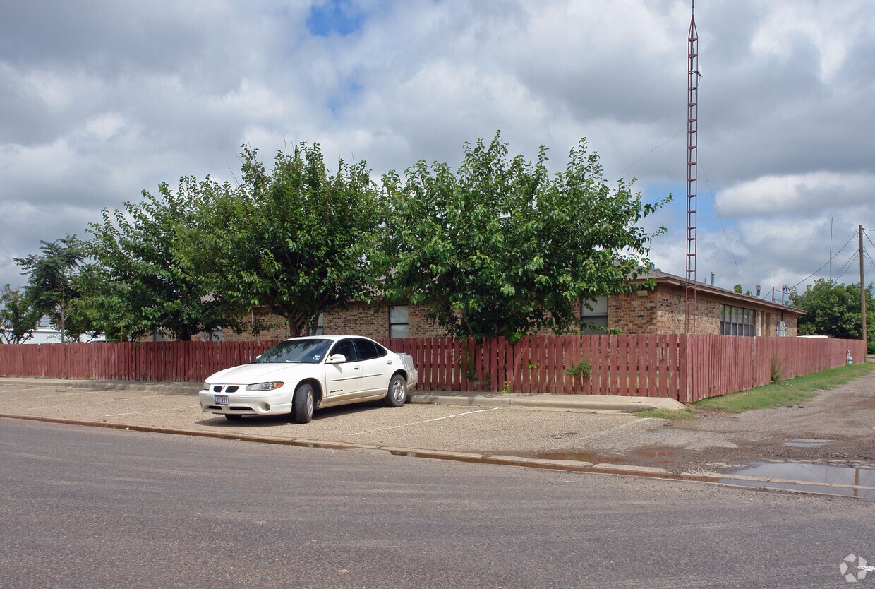Foto del edificio - 700 Borger St
