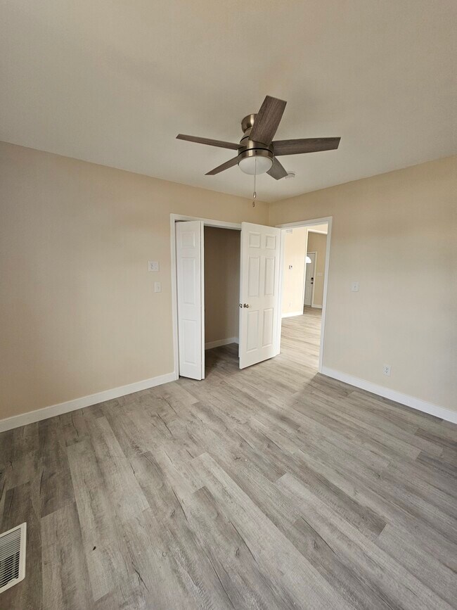 Foto del edificio - 507 E Water St