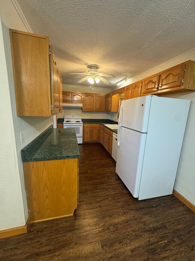 Foto del edificio - 2 BD, 1 BA Cozy Home in Dresden!