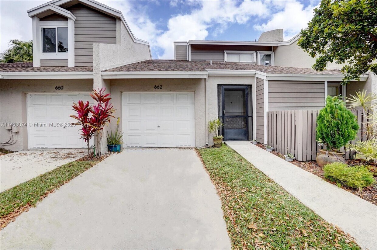 662 Woodgate Ln, Sunrise, FL 33326 Townhome Rentals in Sunrise FL