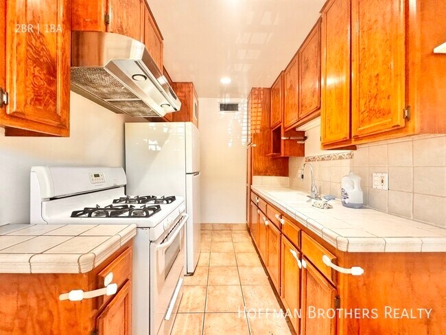 Foto del edificio - 1278 N Van Ness Ave