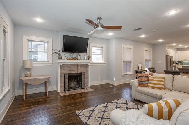 Building Photo - 5308 El Campo Ave