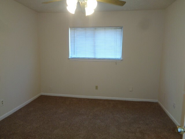 Foto del edificio - 4358 Queens Retreat Dr