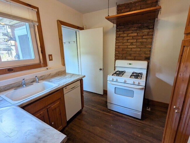 Foto del edificio - 2 Bedroom 1.5 Bathroom Single Family Home ...