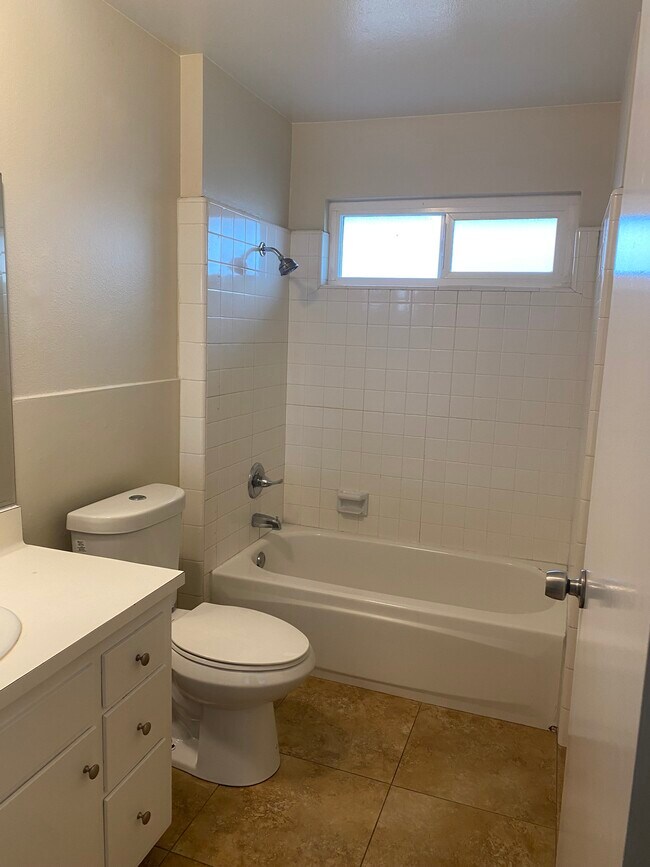 Baño completo - 1040 Wass St