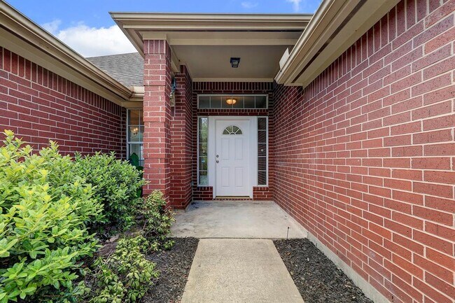 Building Photo - 24031 Holleygate Ct