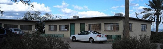 Building Photo - 2040 W Nebraska St