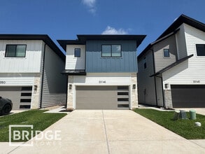 Building Photo - 33146 Willow Hts Ln