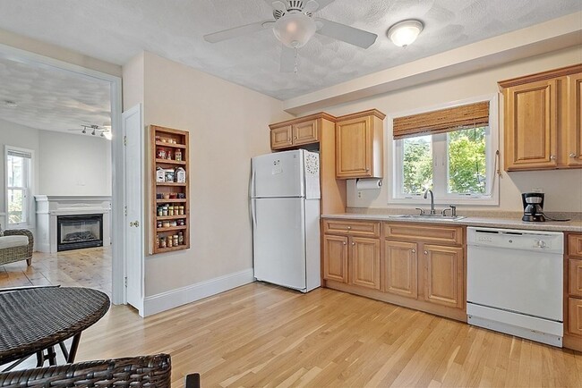 Building Photo - Unique, Renovated 2-Bed Apartment in Quiet...