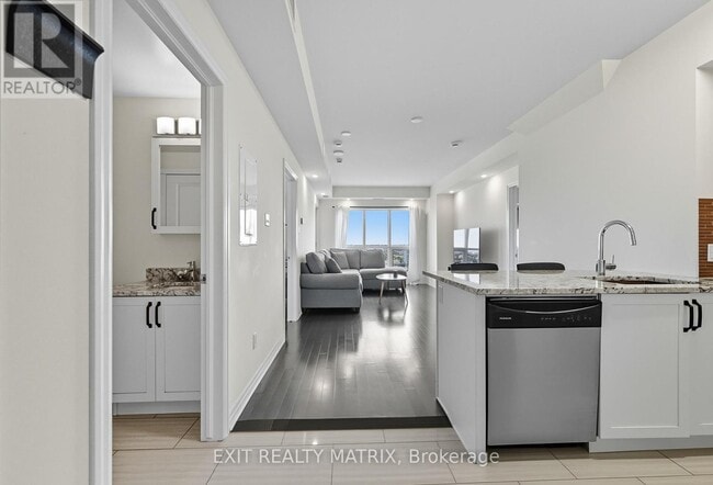 Building Photo - 195 Besserer St