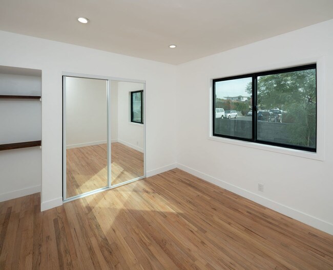 Foto del edificio - 654 Ozone St