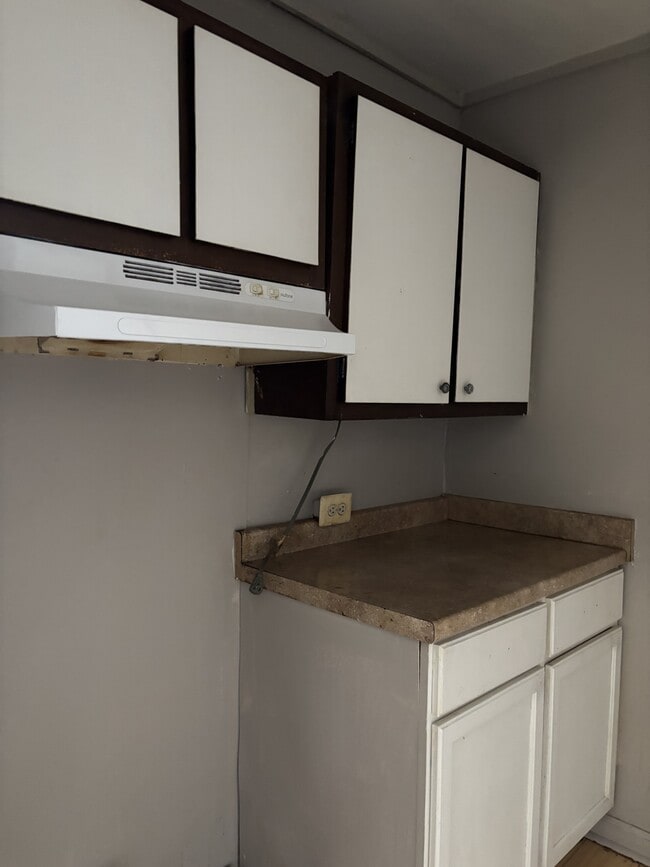 Building Photo - 210 W Spg St