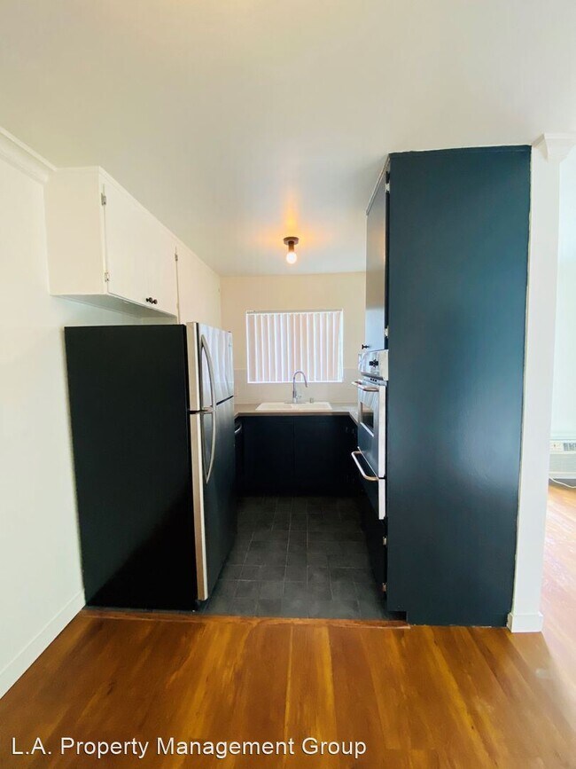 Building Photo - 1437 E Windsor Rd