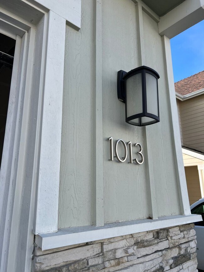 Foto del edificio - 4/2.5 GORGEOUS Townhome in Minden!